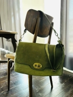 Женская наплечная сумка из натуральной винтажной кожи оливкового цвета