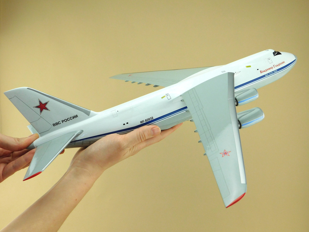 Модель самолета Ан-124-100 (М1:144, ВВС России, RF-82032, Владимир Гладилин)