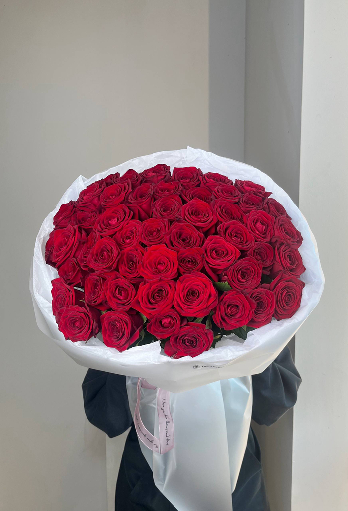 Букет из 51 красных роз Ред Наоми