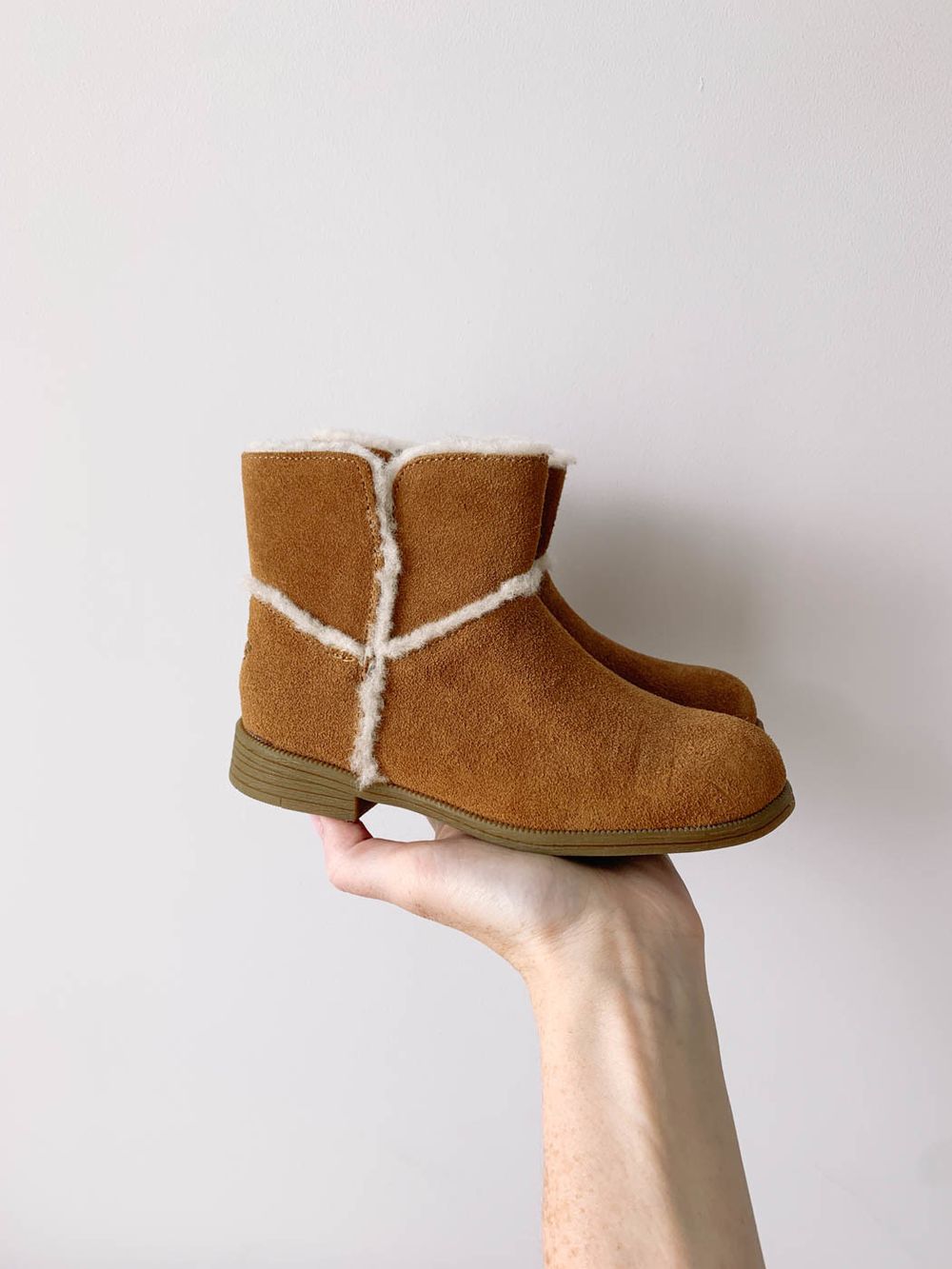 Новые сапоги Ugg, 27