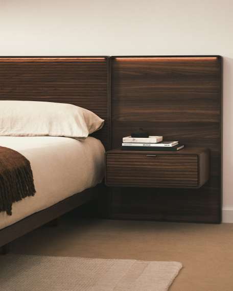 Кровать Norlen с 2 тумбочками из орехового шпона с темной отделкой LED 180 x 200 см