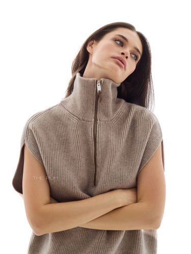 Вязаный жилет на молнии в цвете капучино