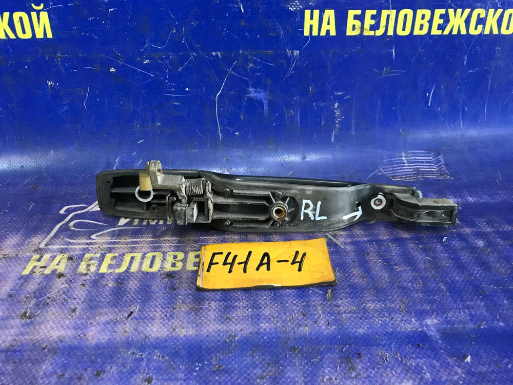 Ручка двери задней левой внешняя MITSUBISHI DIAMANTE 1997