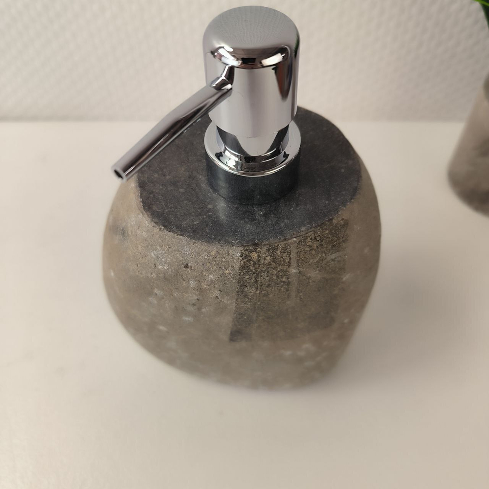 Дозатор из речного камня DRC-63945 (143)