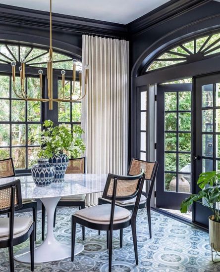 Большая золотая люстра “Уорвик”