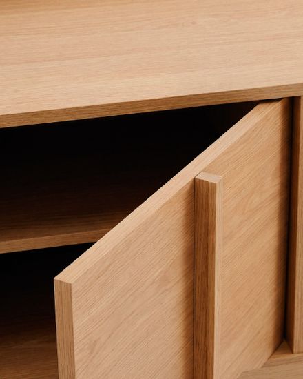 Тумба под ТВ Onix из дубового шпона в натуральной отделке