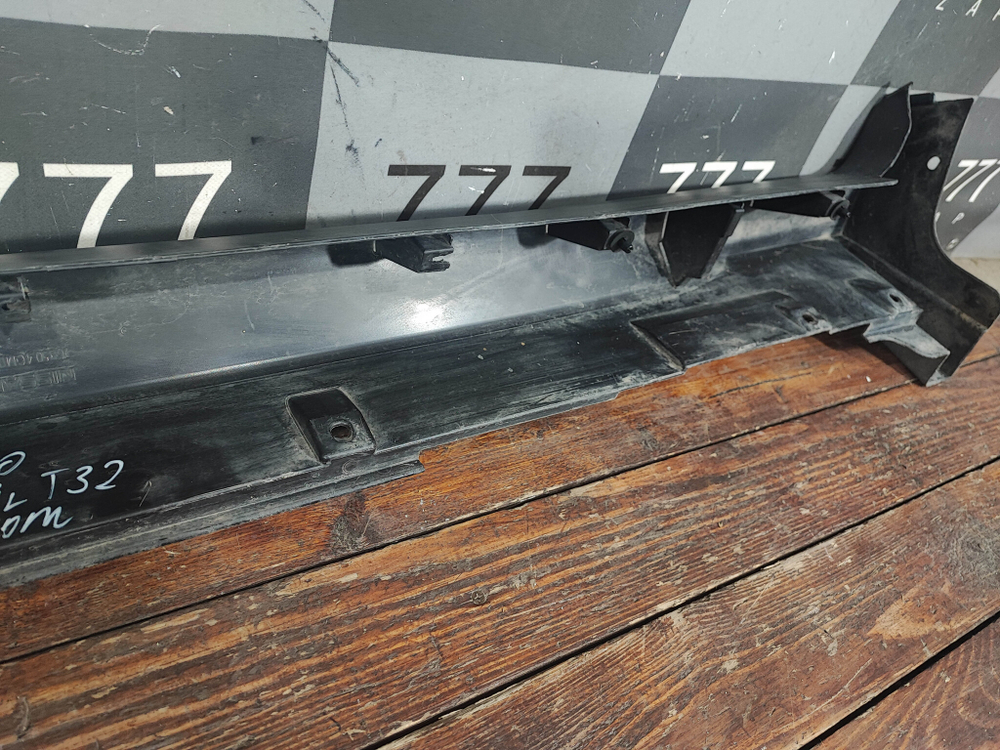 Накладка порога правого Nissan X-Trail 3 (T32) 13-23 Б/У Оригинал 768504CM0B