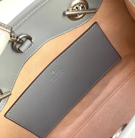 Маленькая сумка-тоут Gucci GG Marmont серый