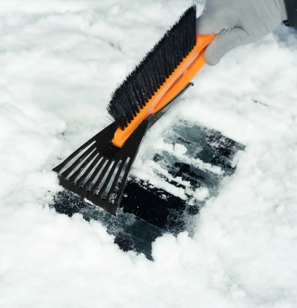 Щетка-сметка для снега со скребком Sparta 530 мм
