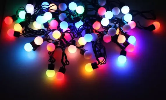 Светодиодная нить шарики 5 м., 220V, 50 разноцветных LED ламп, диаметр шарика 2.2 см, черный каучук, Winner (m.01.7b50+2.2ball)