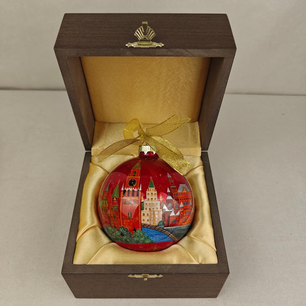 Шар новогодний с круговой росписью Палех "Москва. Большой театр" на красном в футляре