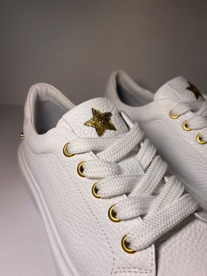 Кроссовки женские