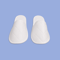 Тапки стеганный спанбонд, закрытый мыс (100 пар), с картоном и подошвой эвапора 3.5 мм, белые