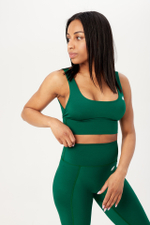 Топ с глубоким вырезом