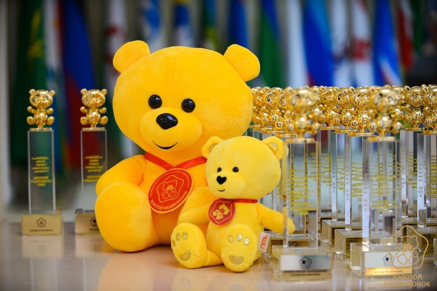 BUNGLY победитель премии «Золотой медвежонок – 2025» в номинациях «Бренд года» и «Лучшая детская одежда и школьная форма»