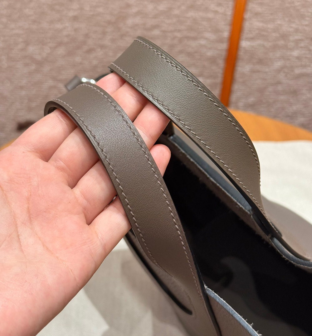 Hermes In The Loop 18 cm