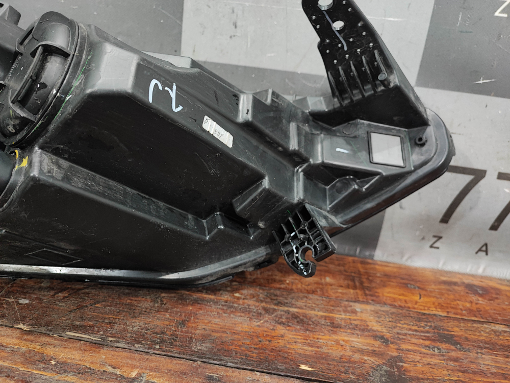 Фара левая LED Changan UNI-V 22-нв Б/У Оригинал C281F2805010200AA