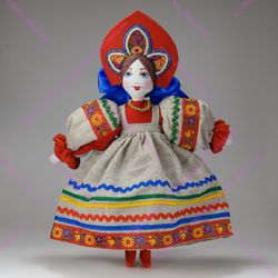Текстильная кукла в кокошнике
