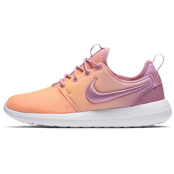 NIKE Roshe Two Беговые кроссовки Низкие Женские
