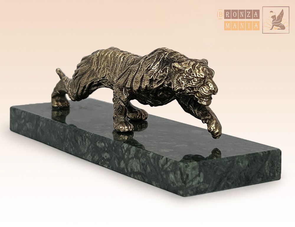 фигурка Тигр амурский на змеевике