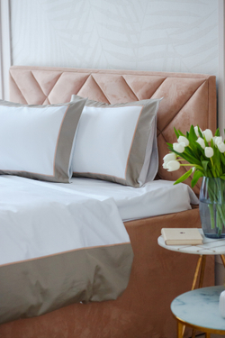 Постельное белье 2 спальное евро макси Сlaire&Caroll Frame белое с оливково-бежевым