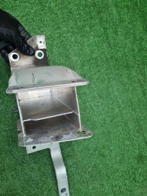 Кронштейн усилителя левый BMW X5 F15 (2013-2018)