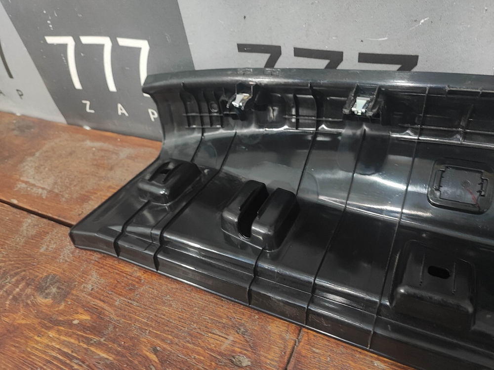 Накладка замка багажника BMW 5 G30 бу оригинал 51477373574