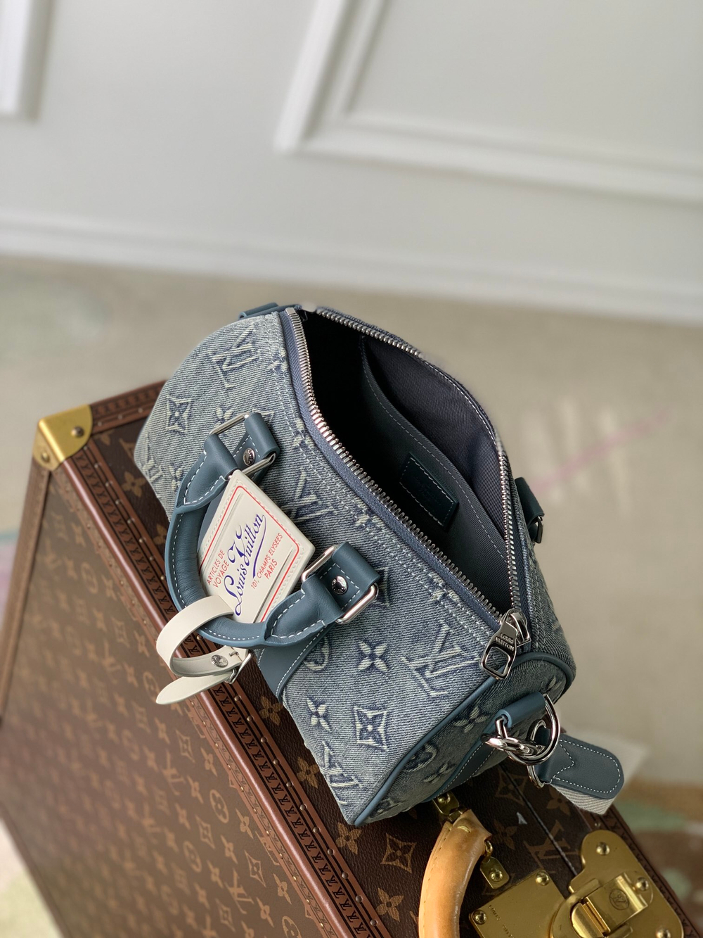 Louis Vuitton Keepall 25