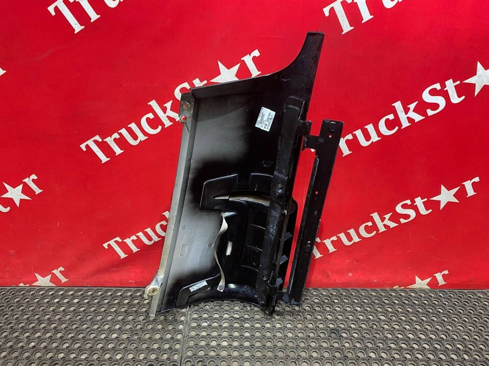 Угол кабины правый 2019г