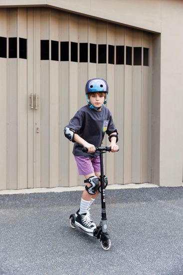 Самокат Micro Sprite LED, серебристый хром