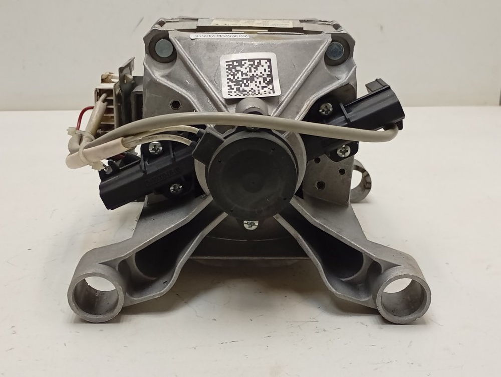 IWUB4085CIS кт59 Двигатель для стиральной машины Indesit 16002657602 б/у