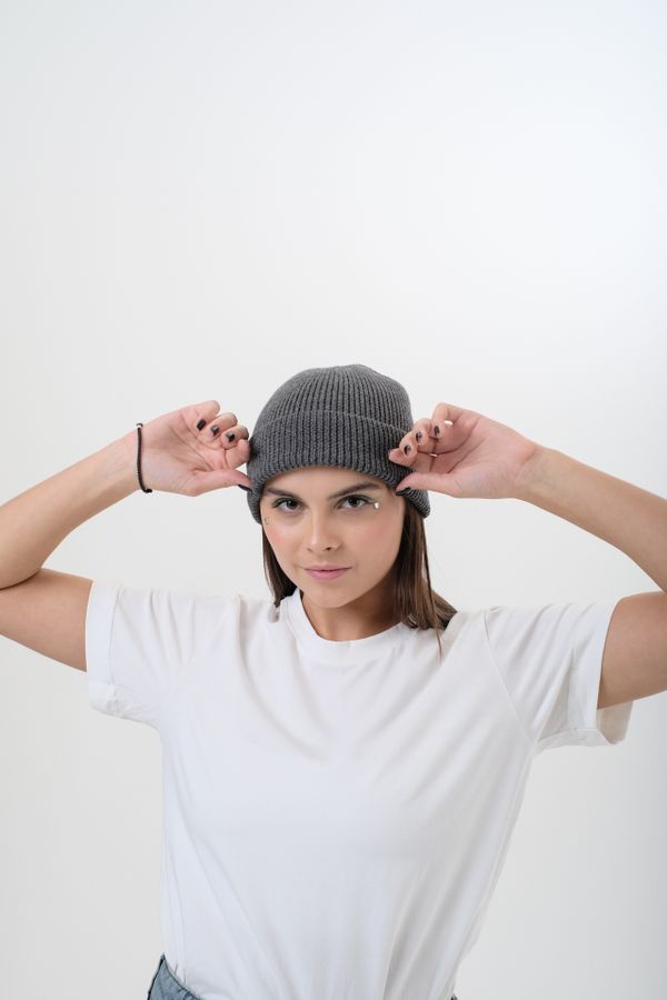 Шапка Modern Short Beanie Серая - фото 7