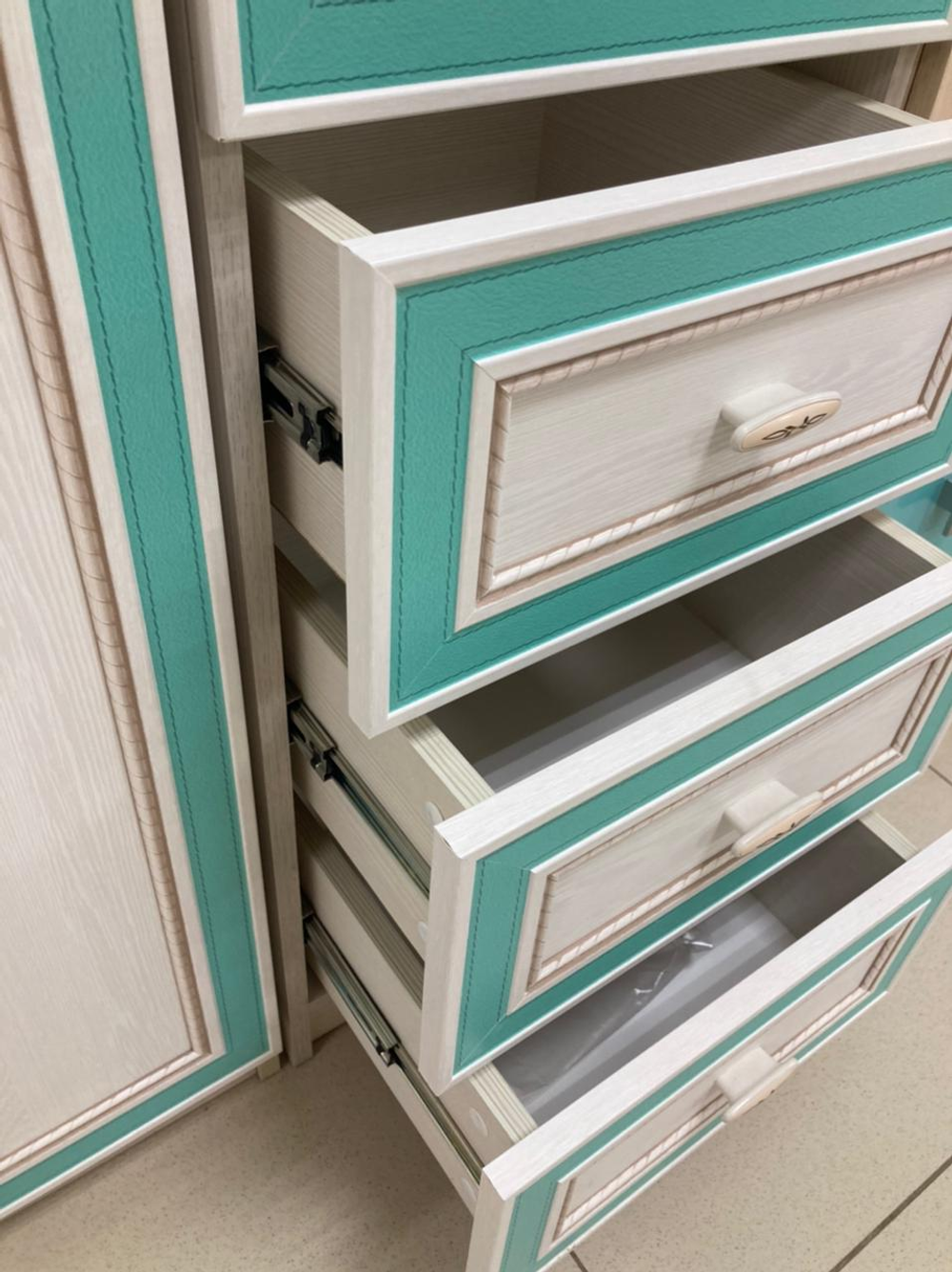 Пенала Миндал 06.25-03 аруша венге/кожа мята