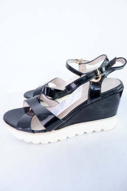 Босоножки на танкетке 40 размер