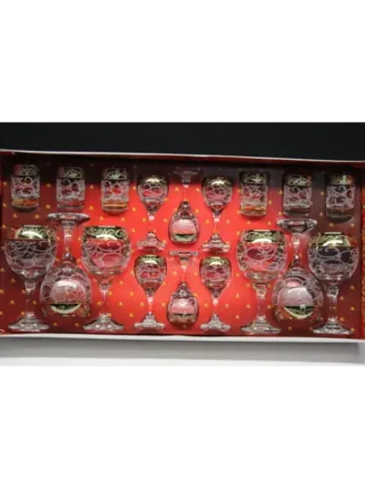 Подарочный набор 18 предметов с фужером