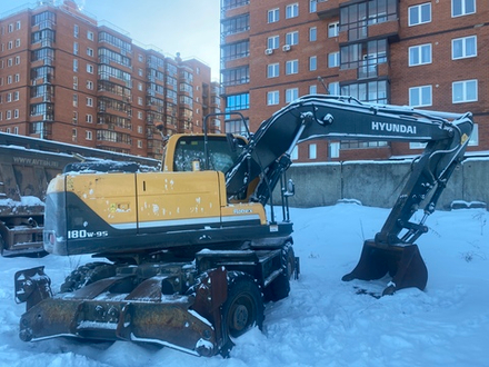 Hyundai R180* Экскаватор колесный R180W-9S (Дизельный, 5,0 л, 118 л.с., АТ)