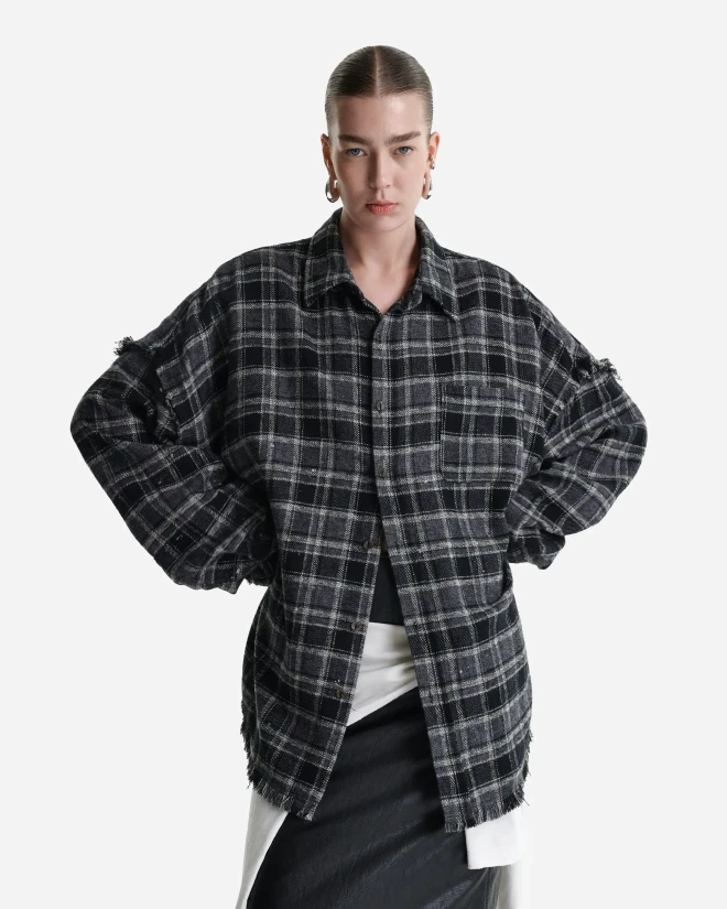 Рубашка в клетку с необработанным краем серо-черная