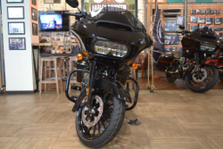 Road Glide Special 114  Harley-Davidson Vivid Black