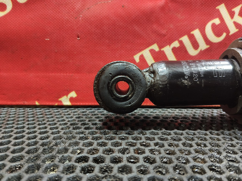 Амортизатор кабины задний 2020г