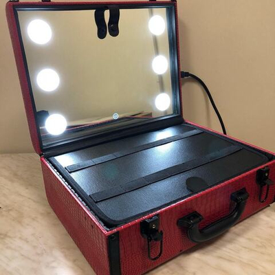 Чемодан-студия визажиста, настольная  410x310x170 мм с подсветкой. Цвет красный крокодил