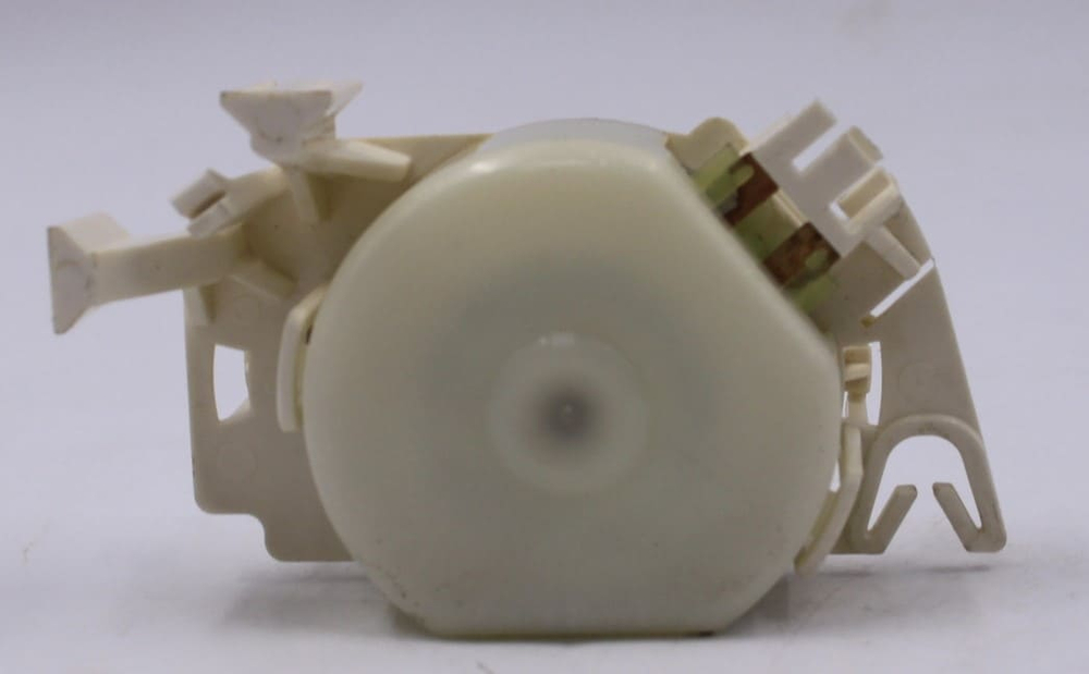 Актуатор GM 21400/00 для посудомоечной машины Smeg