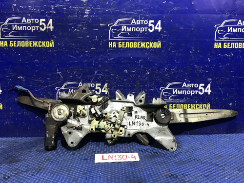 Стеклоподъемник двери багажника TOYOTA HILUX SURF 1992