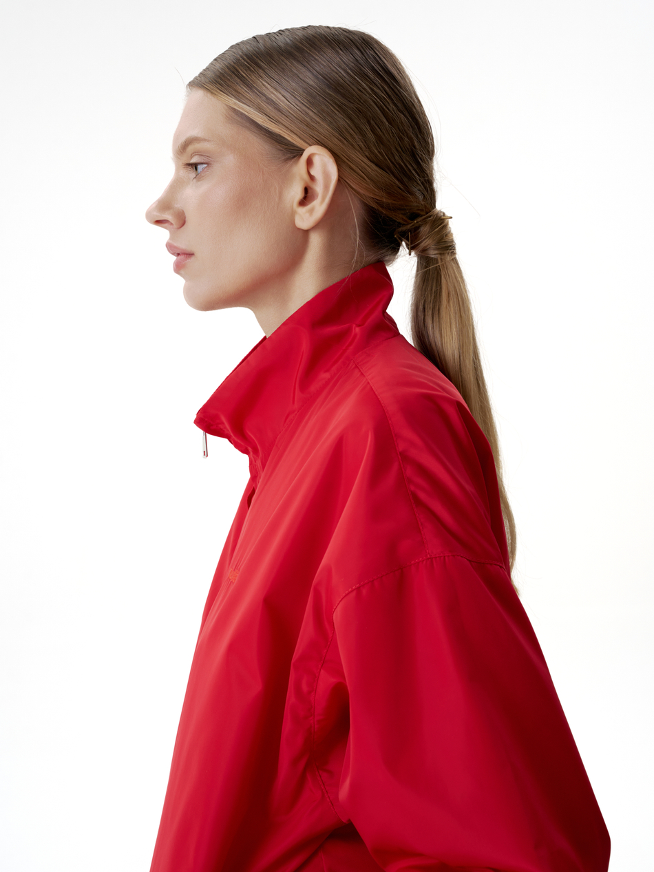 Бомбер из нейлона красный