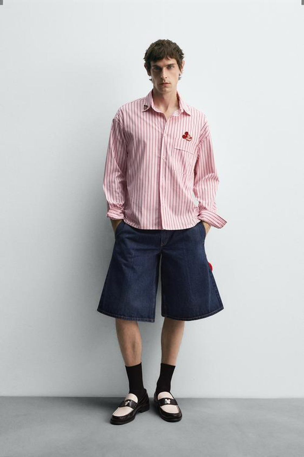 ZARA HARRY LAMBERT X DISNEY РУБАШКА В ПОЛОСКУ С НАШИВКОЙ MICKEY MOUSE, РОЗОВЫЙ