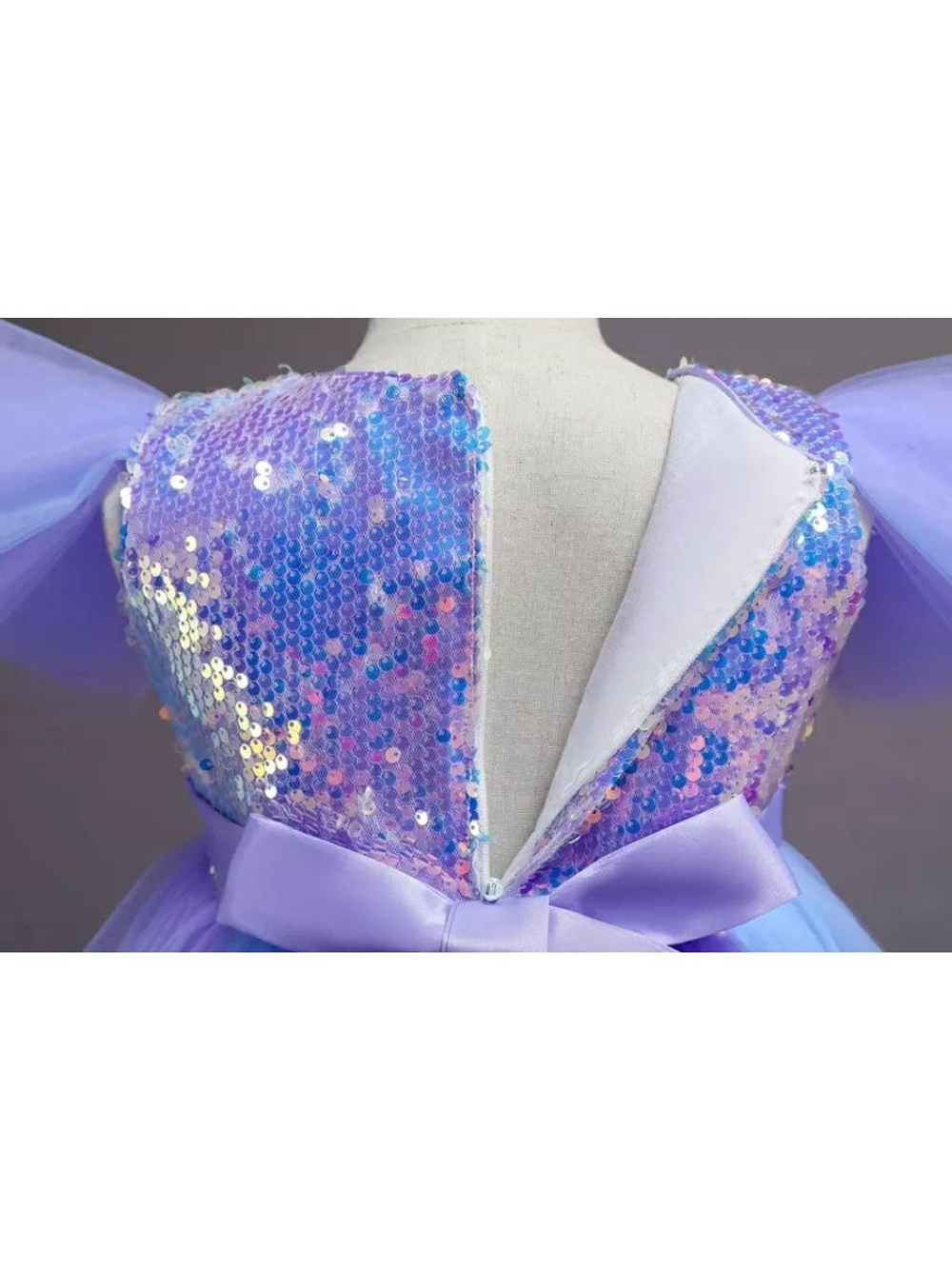 Пышное платье с пайетками на новый год