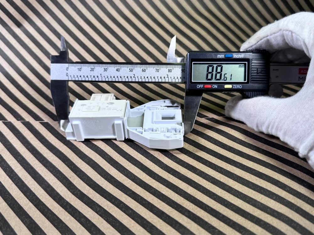 Универсальный замок люка Ariston Indesit 297327