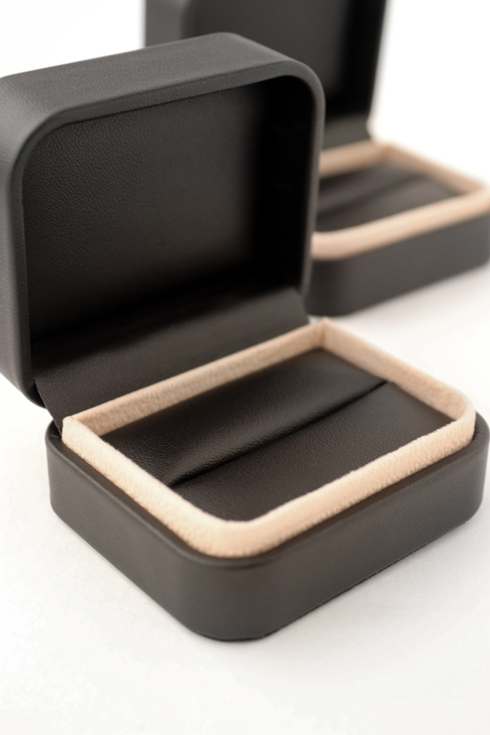 Подарочный футляр «Графиня» для небольшого памятного знака