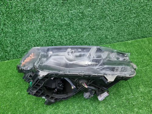 Фара правая Toyota RAV4 4 CA40 (2015-2019) LED