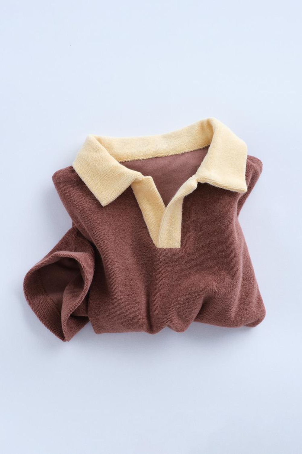 ZARA ПОЛО ИЗ МАХРОВОЙ ТКАНИ С КОНТРАСТНЫМ ВОРОТНИКОМ, ТЕРРАКОТОВЫЙ