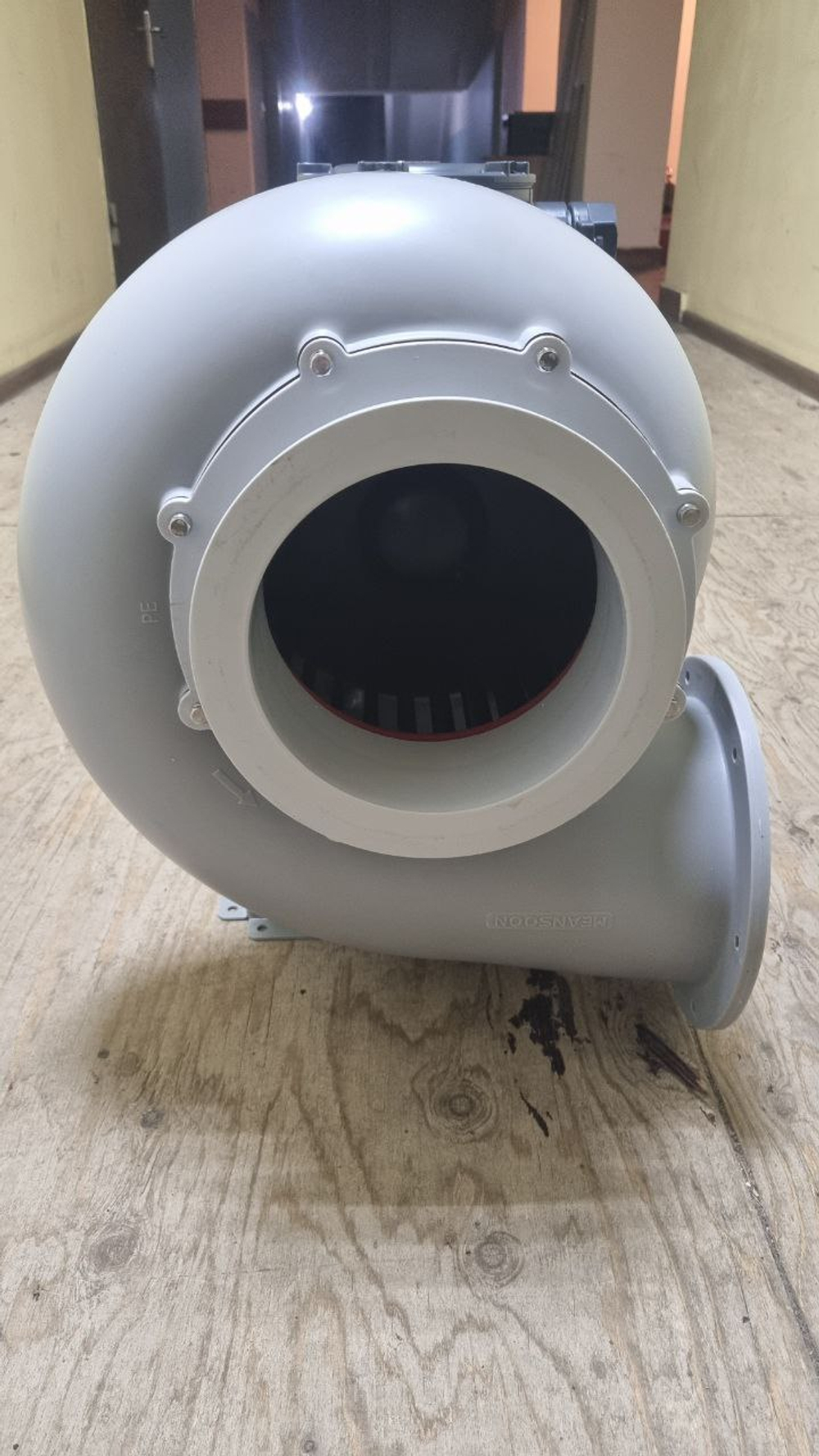 Радиальный взрывозащищенный вентилятор.